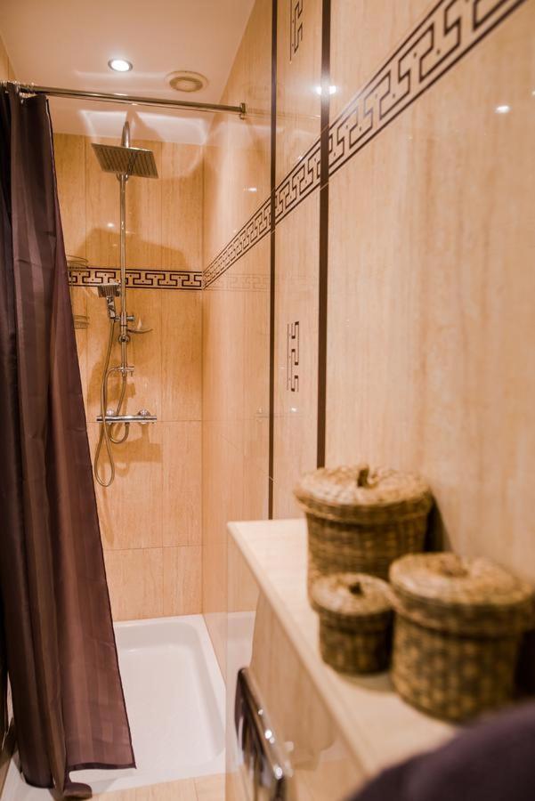 Halby Luxury Rooms Chmielna 73B Varsovie Extérieur photo